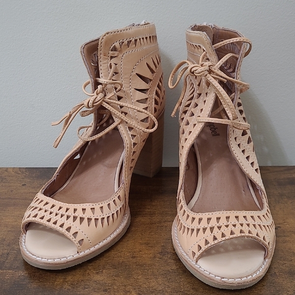 Jeffrey Campbell CORDILLO Nude Lace-Up Heels size 8 - Picture 1 of 10